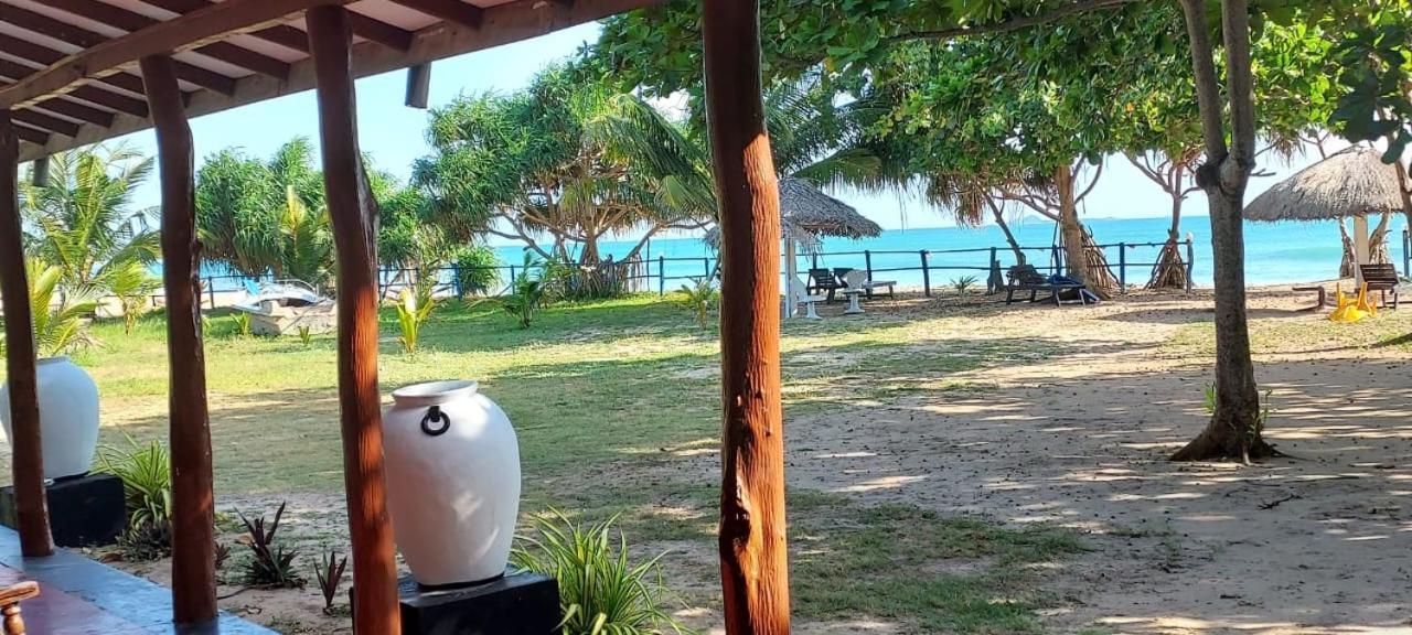 Hotel Blissbay @ The Rock Nilaveli Exterior foto