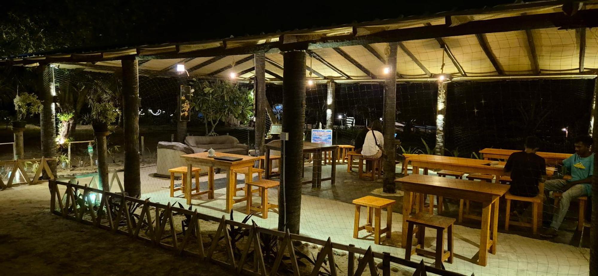 Hotel Blissbay @ The Rock Nilaveli Exterior foto